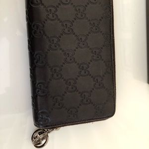 Gucci Bags - Gucci GG zipper wallet Gucci Bags - Gucci GG zipper wallet